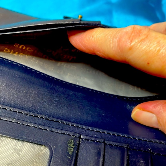 Kate Spade, full zip, hombre blue wallet, preowned in very good condition 8x4 - Picture 7 of 11